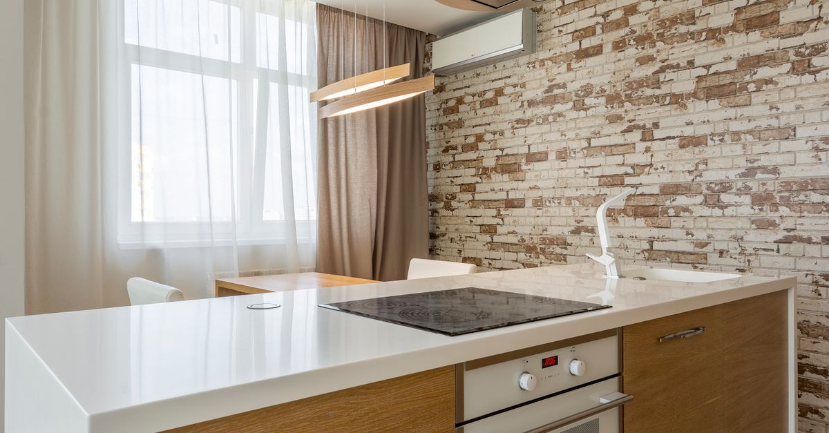 Addressing Spice Stains: Cleaning Solutions for Kitchen Surfaces