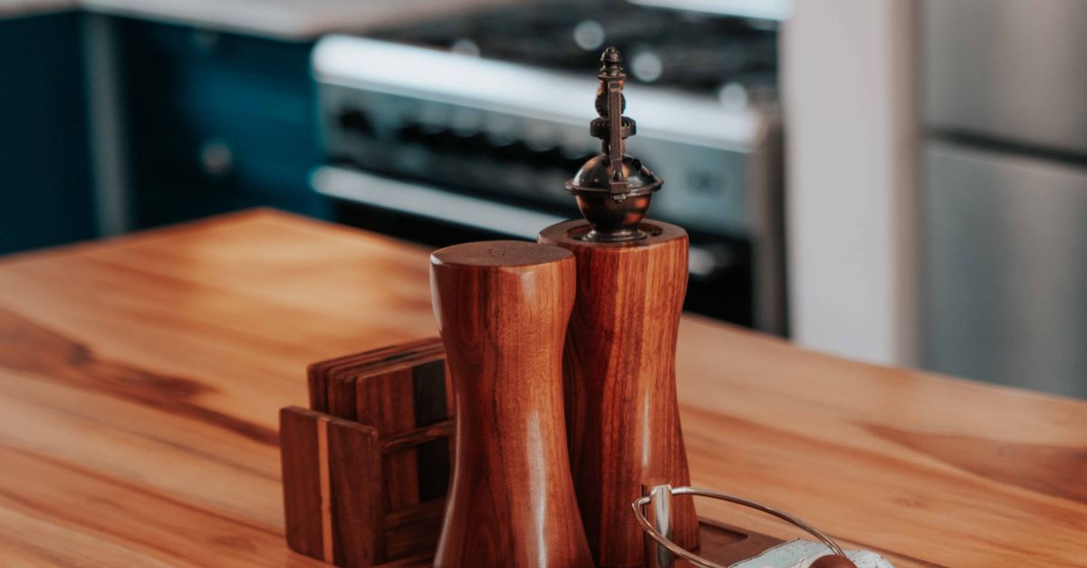Tips for Eliminating Grease Stains from Kitchen Benchtops